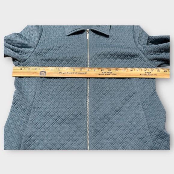 Chicos women’s size one quilted teal colored front zipper jacket. - Picture 4 of 8
